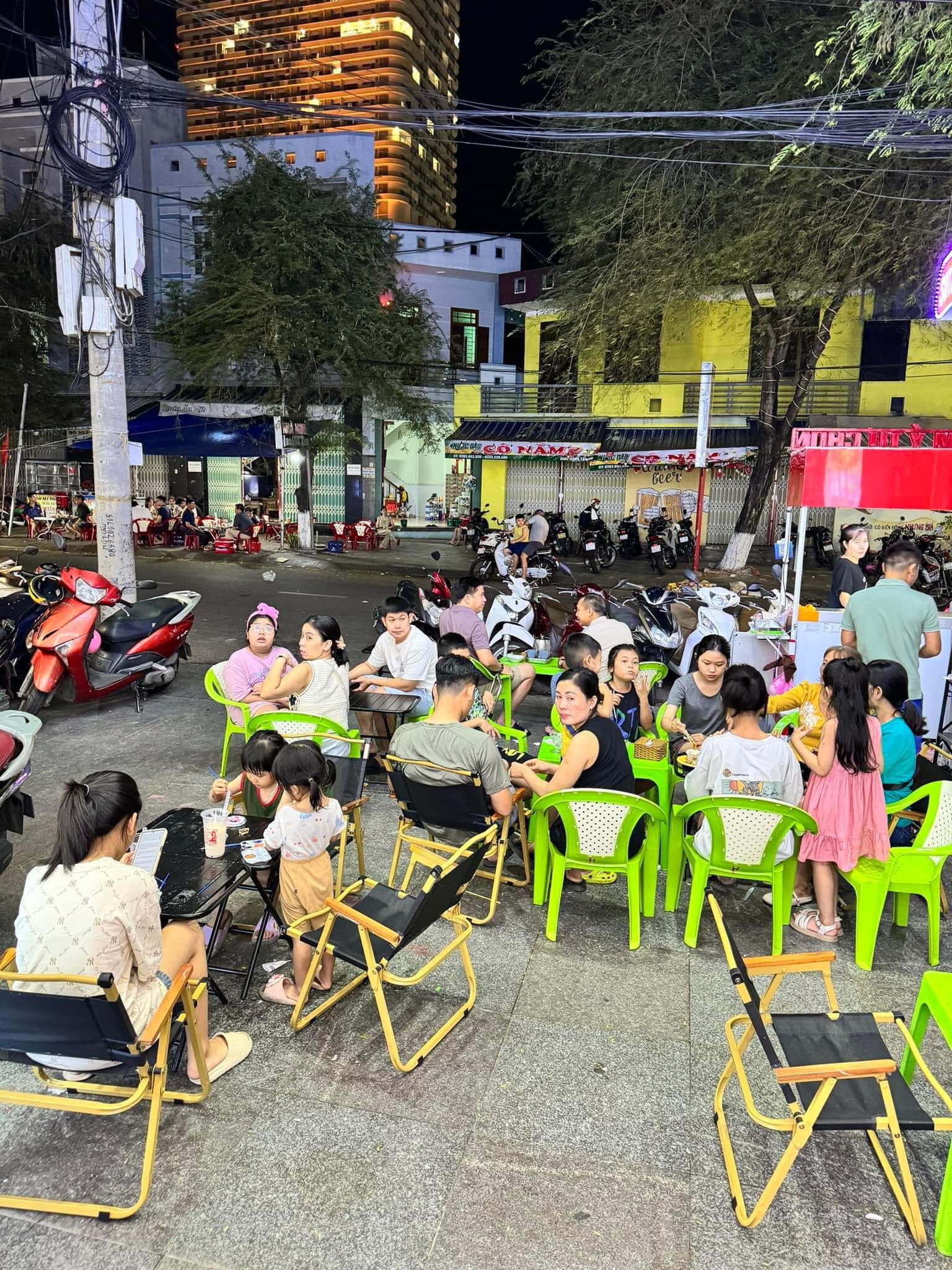 Rộn ràng buổi tối
