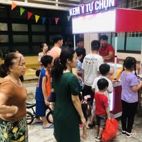 Xếp hàng mua kem