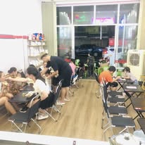 Đông khách trong quán