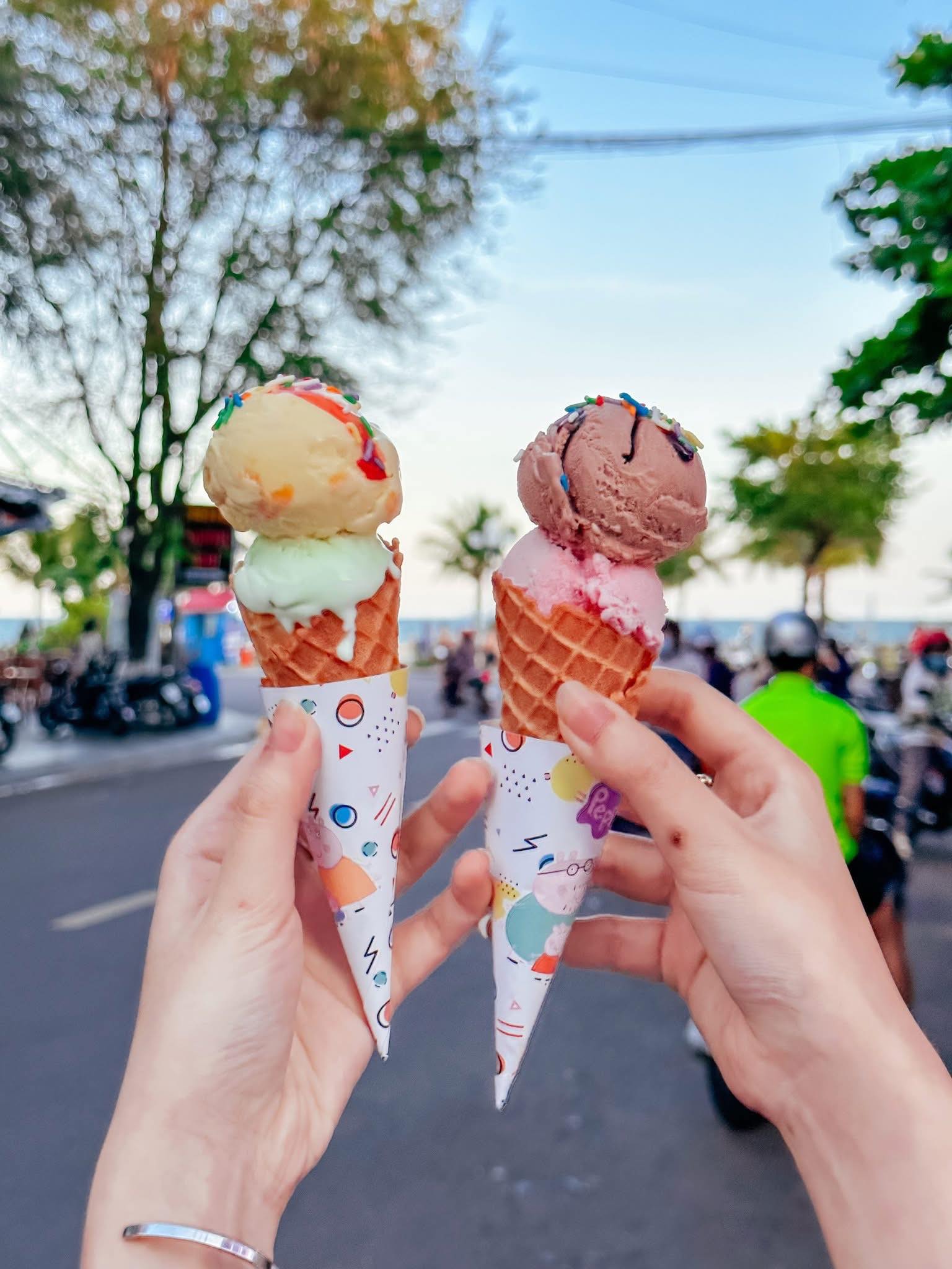 Kem ốc quế SuTi ngoài trời